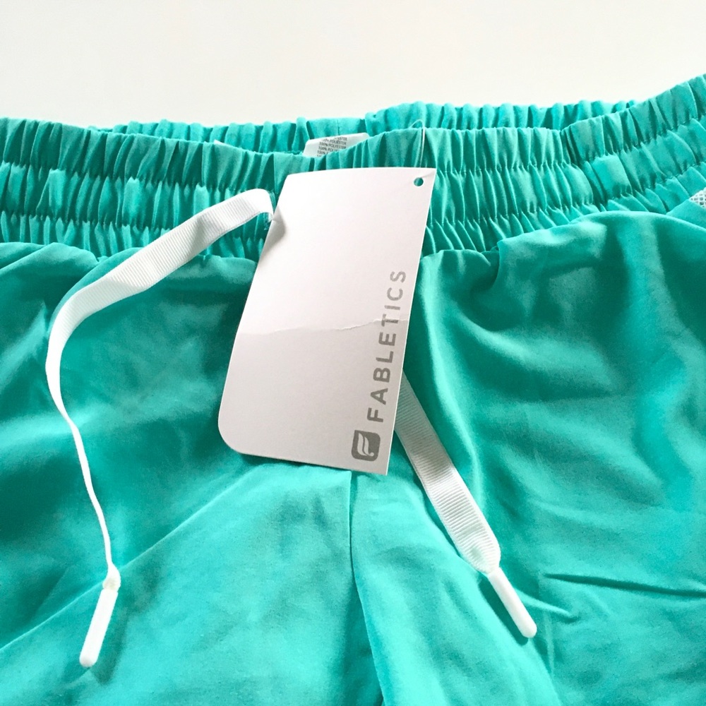 Fabletics Pamela Short - Picture 7 of 10